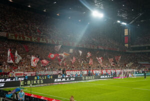 "Geißbockheim als Heimat des 1. FC Köln erhalten"-Botschaft in der Südkurve.